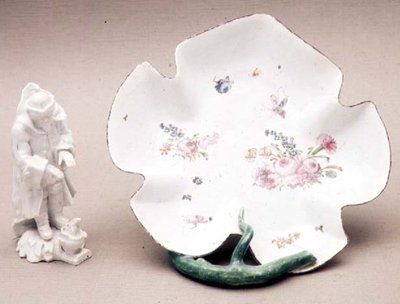 ロングトンホールの葉皿、1755年のトランブリーローズ、1758年の冬の図（磁器） 作： English School
