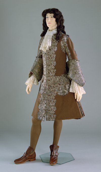 メンズコート、1720年代（ウェストカントリーブロードクロスの刺繍） 作： English School