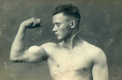 ボディビルダーの肖像、c.1898 作： English School