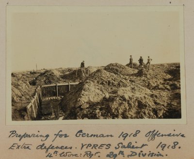 1918年ドイツ軍の攻勢に備えて、余分な防御、YPRESサリエント1918年、第4Worc:第29軍団師団（モノクロ写真 作： English School