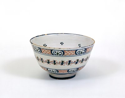 ロンドンまたはブリストルで作られたパンチボウル、c.1620-30（ブリキの陶器） 作： English School