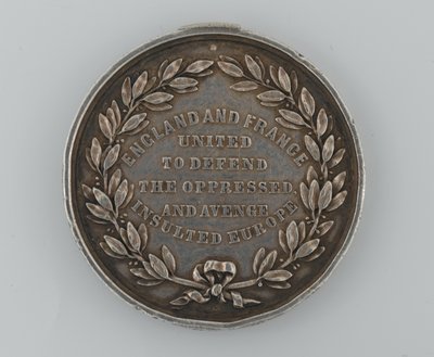 1854年にドーバー市長から授与された1854年のイギリスとフランスの同盟を記念する銀愛国基金メダル 作： English School