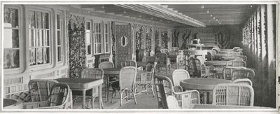 タイタニック号の豪華なパリのカフェ、トレリスワークとクライミングプラント、「The Sphere」1912年4月20日号（リトグラフ）より（450874の詳細 作： English School