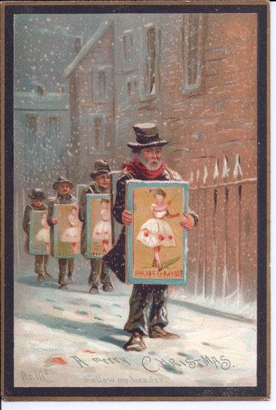 パントマイムの宣伝ボードを持って雪の中を歩く4人の男性のヴィクトリアン・クリスマスカード、1880年頃（カラーリトグラフ 作： English School
