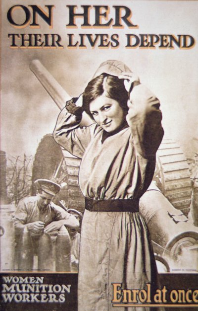 1914-18年頃、女性軍需産業従事者を奨励する第一次世界大戦のポスター（カラーリトグラフ 作： English School