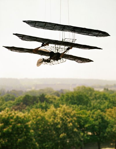 二階建て飛行機 作： Erich Lessing