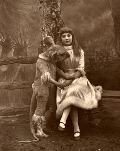 アリスとヤマネ、1887 作： Ernest Barraud