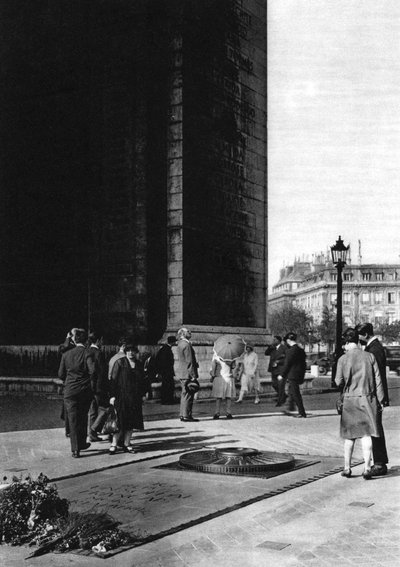 無名戦士の墓、パリ、1931年。 作： Ernest Flammarion
