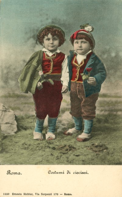 Ciociaziによるコスチューム（カラー写真 作： Ernest Richter