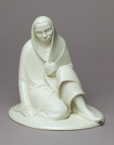 座りがちな少女、1907〜08年（磁器） 作： Ernst Barlach