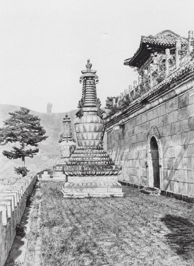 ジェホール、プー・ロゼ、チーフリ、ラマ僧院プー・ロゼのテラス（モノクロ写真） 作： Ernst Boerschmann