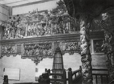 広東省廣通市廣州、薬師寺、中庭のレリーフ（モノクロ写真） 作： Ernst Boerschmann
