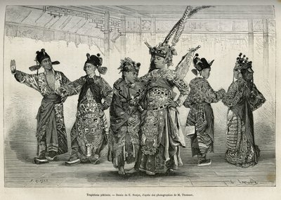 歴史的、神話的なドラマを専門とする北京の劇場の悲劇家たち。1873年にT.Choutzeが行った北京と中国北部への旅を説明するためにE.Ronjatが描いた図面に基づいて作成された版画で、1876年にEdが編集した「Le tour du monde」に掲載されている。 作： Etienne Antoine Eugene Ronjat