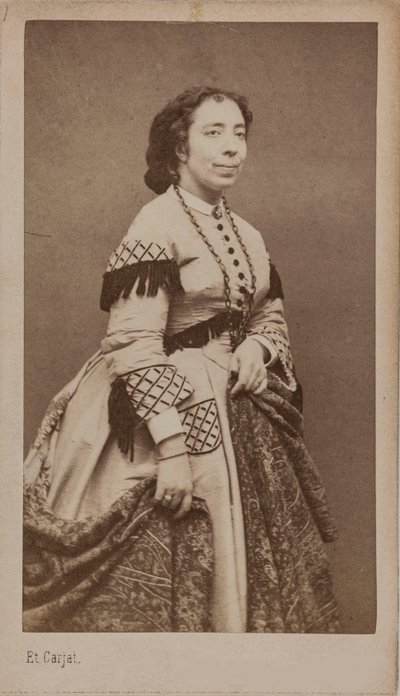 1860年から1865年の間、歌手兼作曲家のポーリーン・ヴィアルドの肖像画（1821～1910年） 作： Etienne Carjat