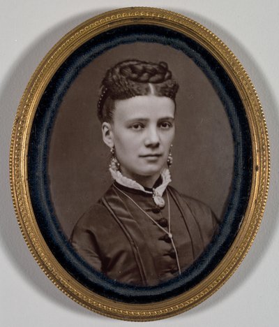 無題の女性の肖像、1879年。 作： Etienne Carjat