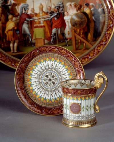 チョコレートで作られた磁器製のカップ＆ソーサーのサービス。エティエンヌ・シャルル・ルグエイ（1762-1846）による実現 1835年 セーブル、磁器工場 作： Etienne Charles Leguay
