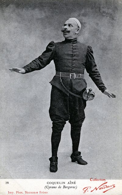 シラノ・ド・ベルジュラック」の衣装を着たコンスタント・コケリン（コケリン・アイネ、1841〜1909年）（モノクロ写真 作： Etienne Neurdein
