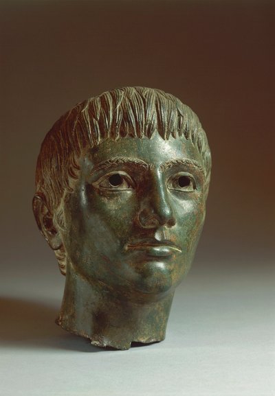 青年のブロンズ頭、約330b.C. 作： Etruscan