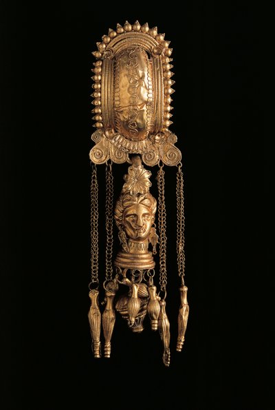 ペンダント付き金製イヤリング（イタリア、ペルージャ県トーディ産 作： Etruscan