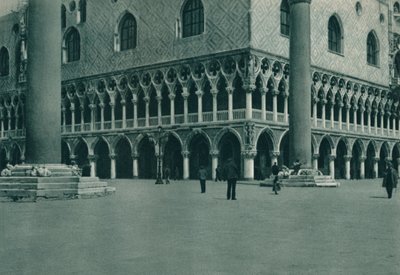 1927年、ヴェネツィア、サンマルコ広場のドージェ宮殿の隅 作： Eugen Poppel