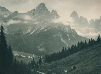 パラグループ、サンマルティーノディカストロッツァ、ドロミテ、イタリア、1927 作： Eugen Poppel