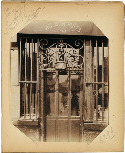 アルバム「古いパリの歴史のドキュメント」、1910年頃のページ 作： Eugène Atget