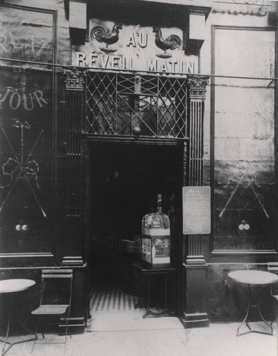 AuRéveilMatin、rue Amelot、11区、パリ 作： Eugène Atget