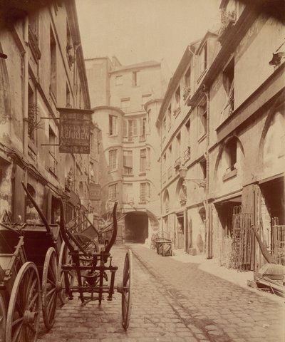 ドラゴン・コート、1905年（写真） 作： ウジェーヌ・アジェ
