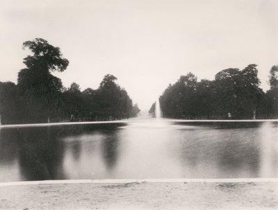 チュイルリー庭園 作： Eugène Atget