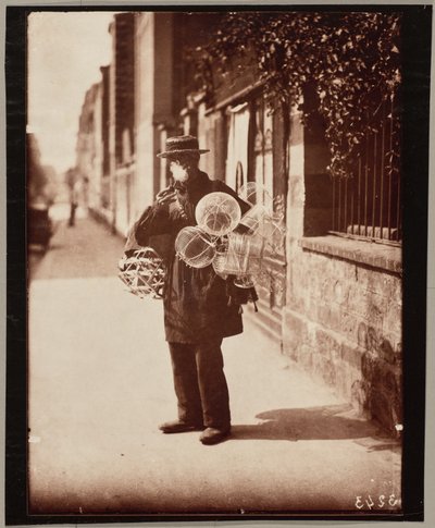 ワイヤーバスケット商 作： Eugène Atget