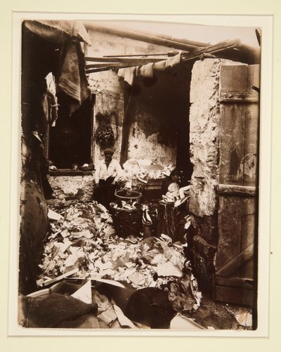 の扉 作： Eugène Atget