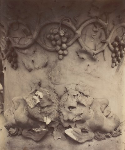 ベルサイユ、花瓶のディテール、1906 年。 作： Eugène Atget