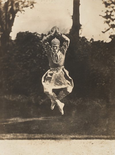 [オリエンタルのシャム ダンスのニジンスキー]、1910 年。 作： Eugène Druet