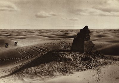 砂漠のマイルストーン（モノクロ写真） 作： European Photographer