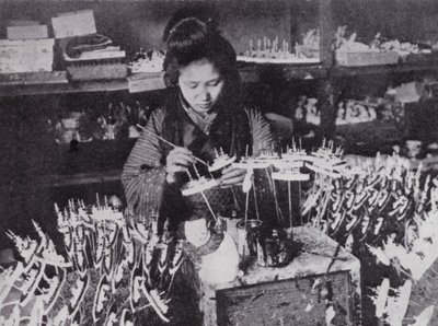 日本のおもちゃ作り（モノクロ写真 作： European Photographer