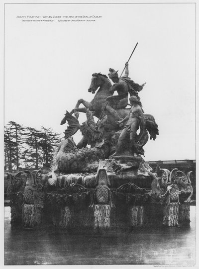 ダドリー伯爵の居城ウィトリー・コートの南噴水（モノクロ写真 作： European Photographer