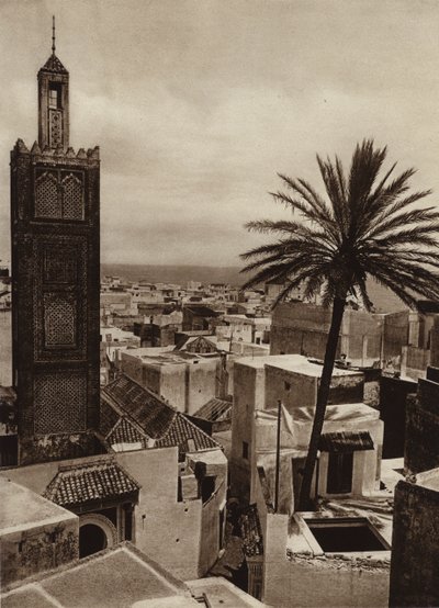 タンジェ、アイサラ・モスクのある街の風景（モノクロ写真 作： European Photographer