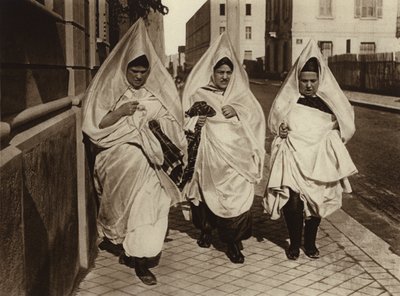 チュニス、ユダヤ人女性（モノクロ写真） 作： European Photographer
