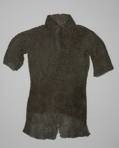 Hauberk（リベットで留められたスチールリング） 作： European School