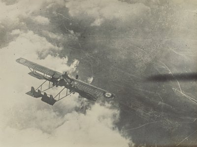 [空飛ぶ飛行機］ 作： Fedele Azari