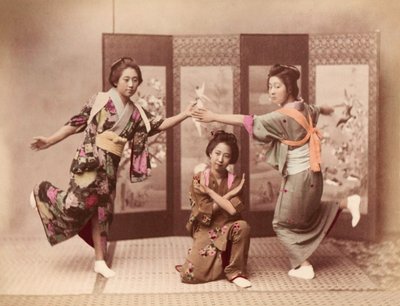 1895年頃に踊る少女たち（写真） 作： Felice Beato