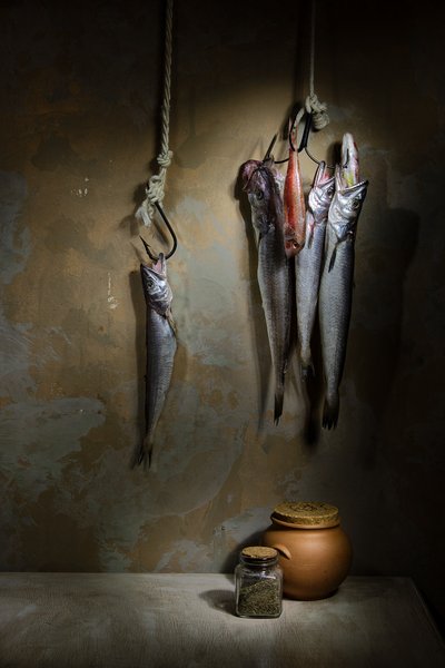 素朴な魚の静物画 作： Felice Angelino