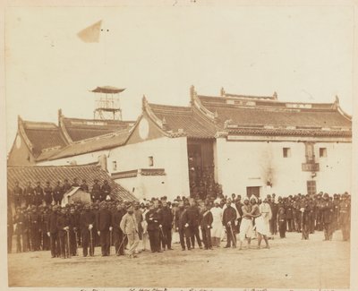 1860年に中国、寧波城のジョスハウスの外にあるボンベイの在宅第2歩兵連隊 作： Felice Beato