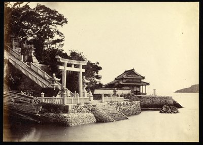 下関にある上浜陽神社の入り口 作： Felice Beato