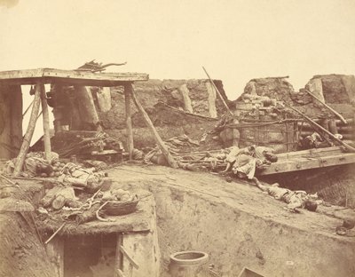 1860年8月21日のノースフォートへのイギリスの入り口の内部 作： Felice Beato