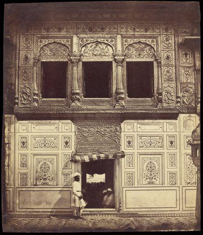 大理石のモザイクが施されたシーク教寺院の内部 作： Felice Beato