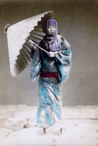 ムセメ、冬の衣装を着た女性、日本、1882 作： Felice Beato