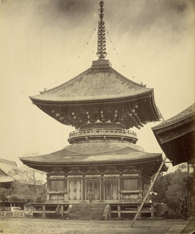 鎌倉八幡神社平屋建て 作： Felice Beato