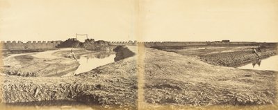 1860 年 8 月 10 日、フランス語と英語の入り口を示す、占領後のタンクー フォート 作： Felice Beato