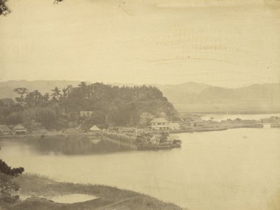 Tea House at Kanazawa, Hirakata Bay from Kyurantei 作： Felice Beato